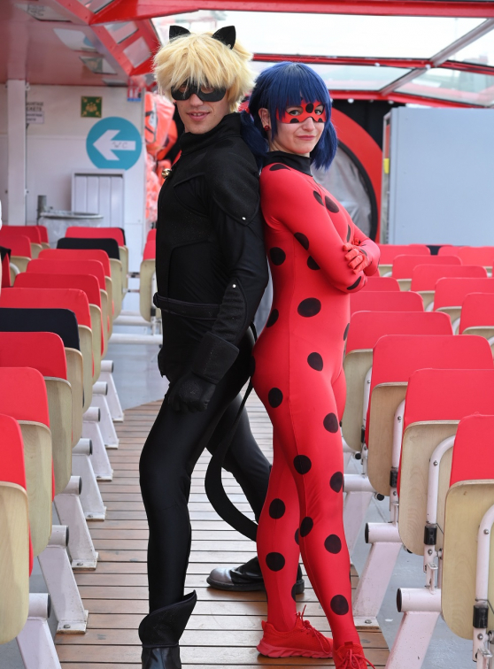 La Croisière Miraculous : dos à dos