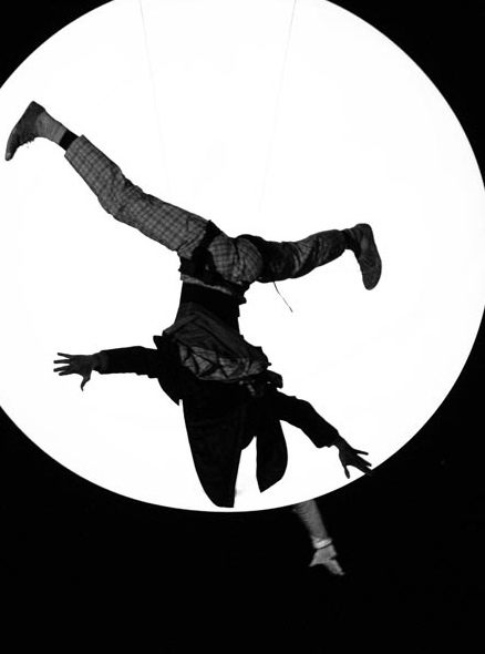 Lune en L'air L'autre à Terre