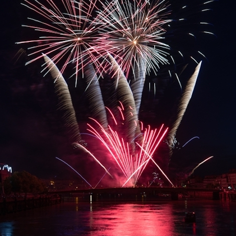 Le feu d’artifice nantais sera tiré du pont-Anne de Bretagne en 2022