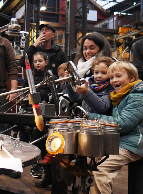 Dans les cartons : expo en famille