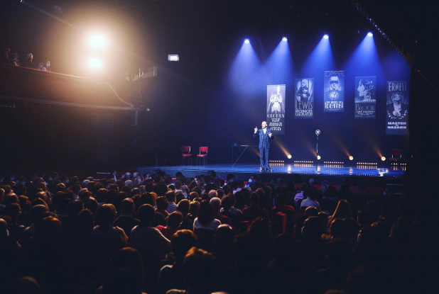 Viktor Vincent sur scène