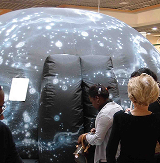 Lever de rideau au Pavillon M