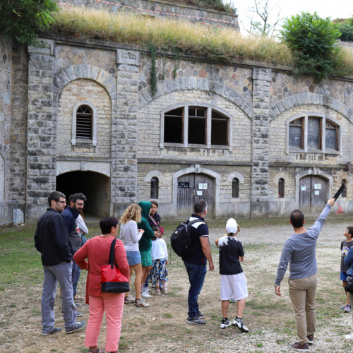Journées du Patrimoine au Fort de Feyzin : Des familles en visite