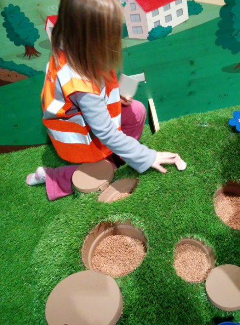 Fouille, Farfouille, Aventure-toi dans le temps !