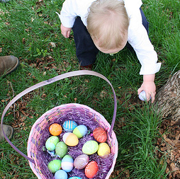 Chasse aux oeufs de Pâques sur le sentier de Fenille