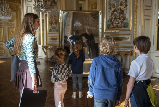 Hôtel de la Marine : visite en famille, miroir