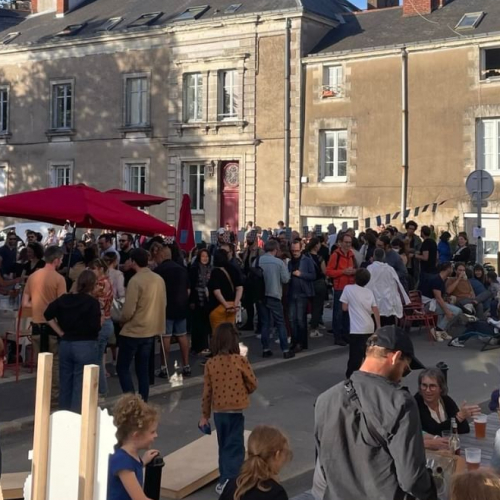 Bain de soleil au Grand Bain, Nantes