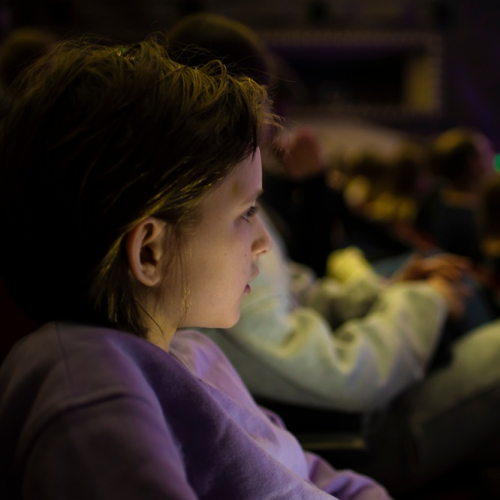 Top spectacles jeune public à voir en famille en 2026