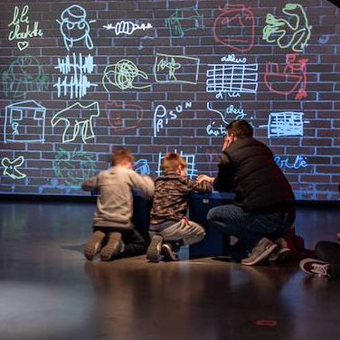 The live drawing project : fresque en famille