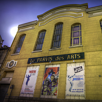 La façade du Parvis des Arts