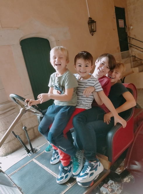 Musée Malartre - enfant voiture