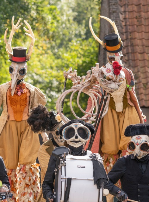 Fête de la Sorcière : Déambulation de grandes marionnettes
