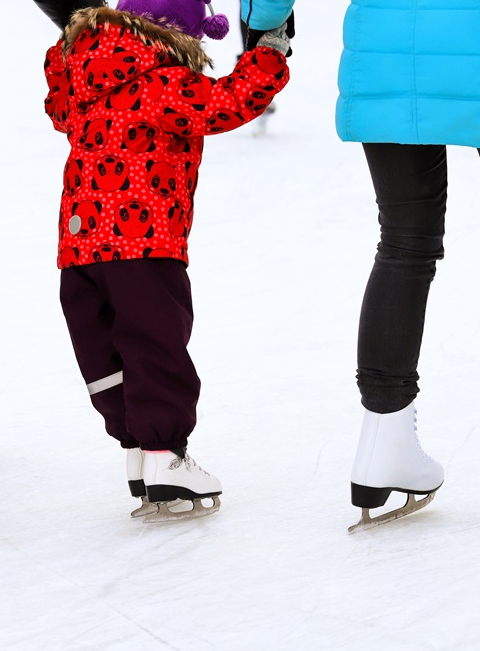 Patiner en famille : sortie hivernale ouverte jeune