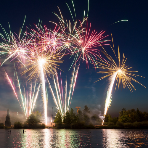 Fête Nationale à Douai : Feu d'artifice au dessus de l'eau