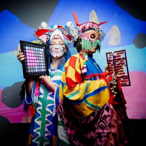 Ysée et la traversée du monde pointu - Cabanes