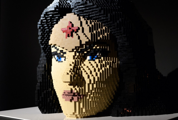 The Art of the Brick : DC super heroes - Visage Wonderwoman