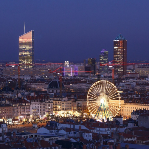 Grande roue à Lyon place Bellecour : PEedant la nuit