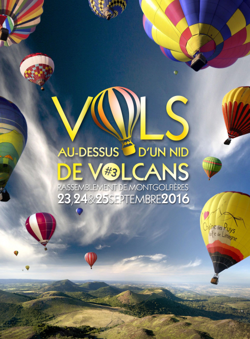 Vol au-dessus d'un nid de volcans 2016