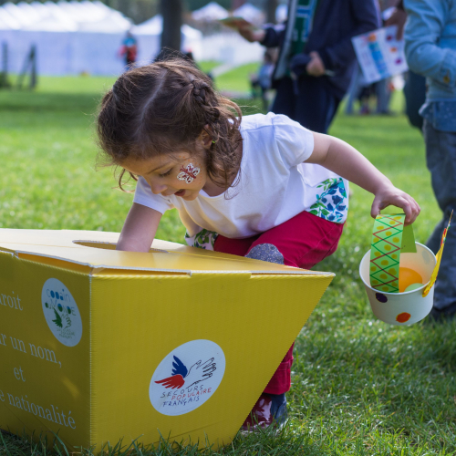 Chasse aux œufs 2022 avec le Secours Populaire avec les enfants de Paris
