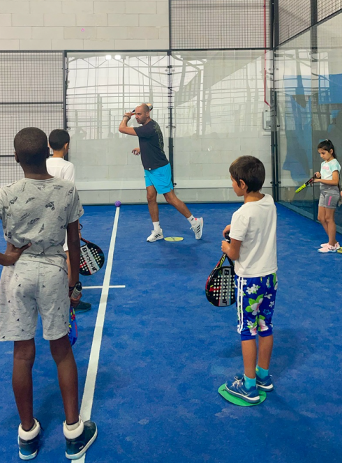 All in Padel cours de padel avec des enfants