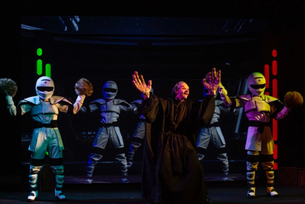 Space Wars : danse des troopers