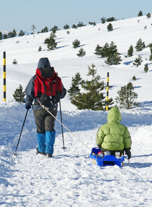 Où prendre l’air en hiver autour de Lyon ? - Famille luge