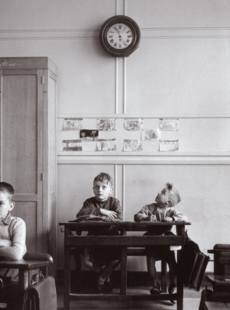 La pendule - Robert Doisneau