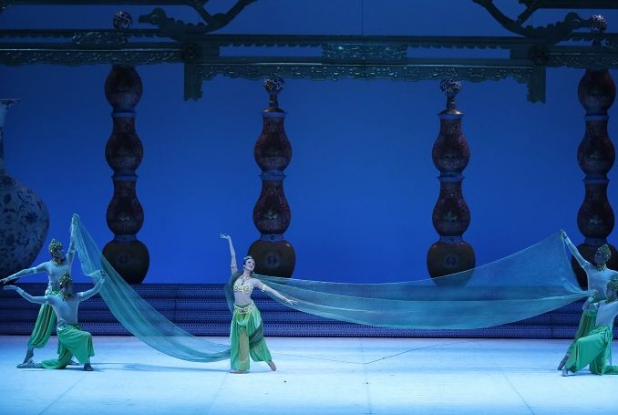 Casse-Noisette - Ballet National de Chine : voile