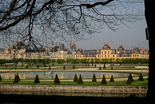 Château de Fontainebleau : vue depuis le parc