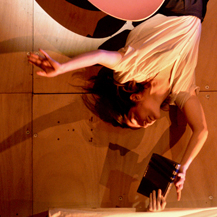 les pieds dans les poches