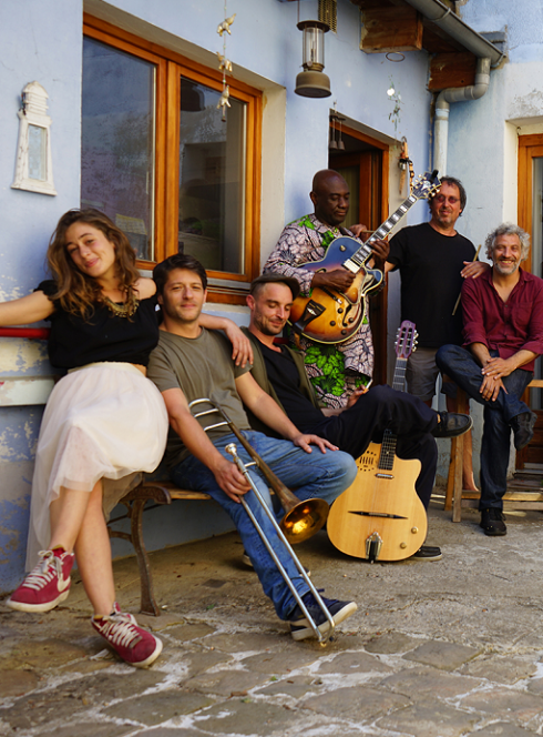 Zoufris Maracas : Les membres du groupe au complet