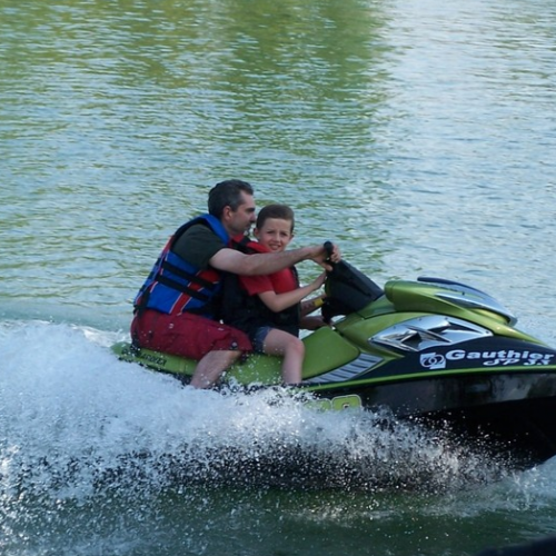 Le Lac de La Cadie : jet ski