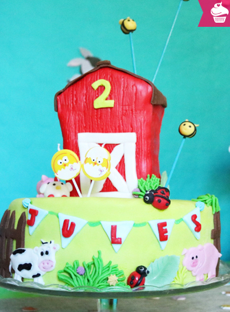 Gâteau d'anniversaire sur le thème de la ferme