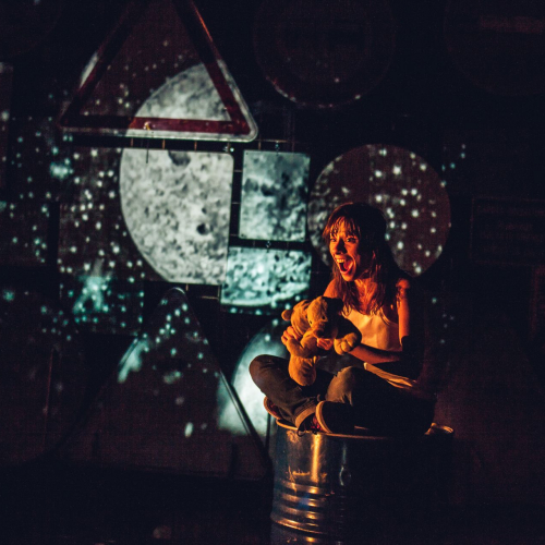 Une cosmonaute est un soucis dans notre galaxie - Sarah Carré