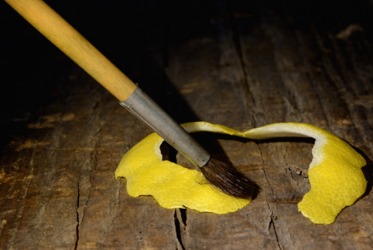 Expériences scientifiques ludiques à faire avec les enfants en cuisine : transformer les aliments en famille : citron
