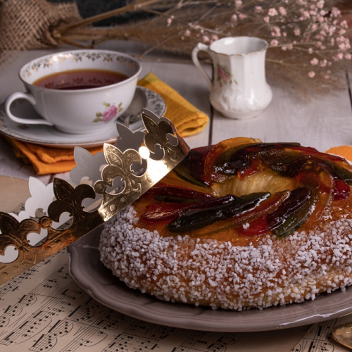 Épiphanie : Brioche des rois avec des fruits dessus