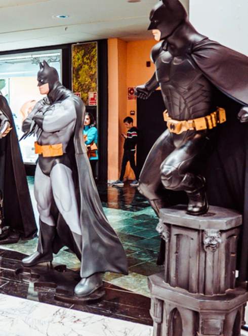 Batman envahit Grand Littoral : statues