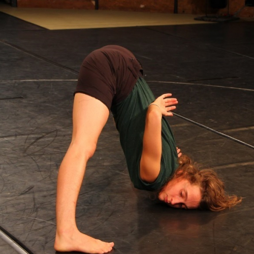 Au bord du corps - Cie du Long Raccourci