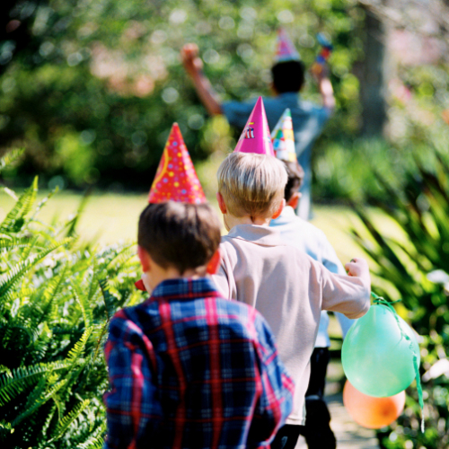 Enfants lors d'un anniversaire