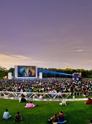 Cinéma en plein air à la Villette ©William Beaucardet