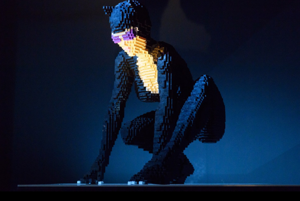 The Art of the Brick : DC super heroes - Catwoman