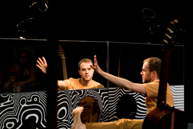 Toi & moi dix doigts - découverte du miroir