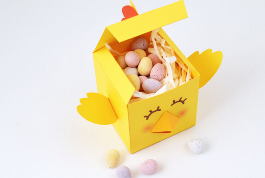 Une boîte en forme de poussin