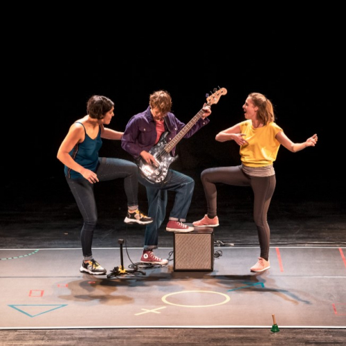 "A quoi tu joues ?" collectif 36, trois comédiennes sur scène