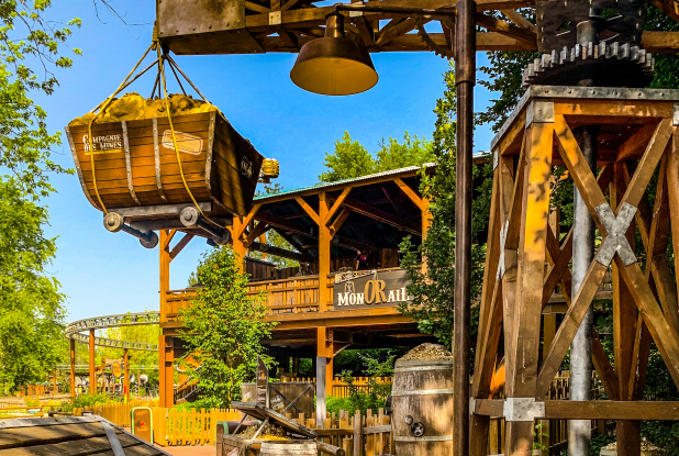 Walibi Rhône-Alpes - monorail zone Explorer