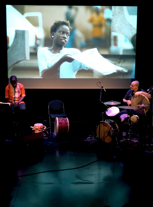 La petite vendeuse de soleil