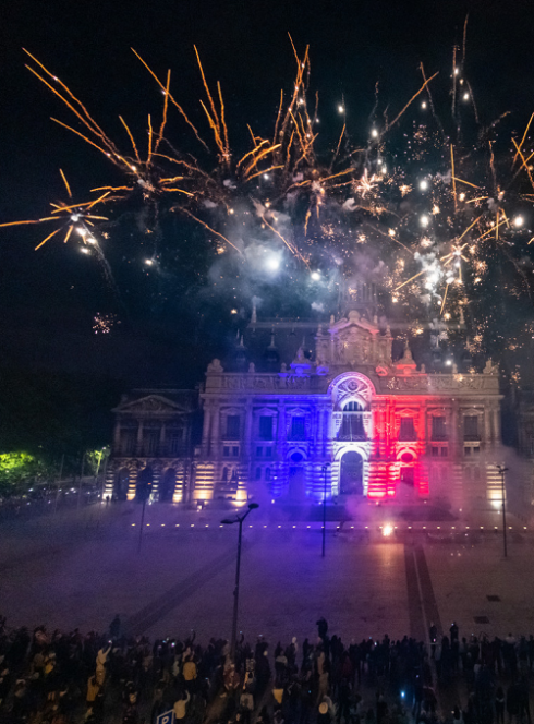 Fête Nationale : Feu d'artifice au-dessus de la mairie