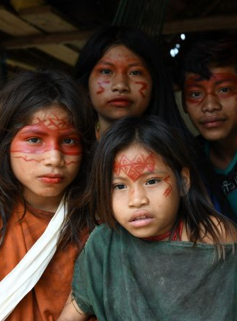 Photo d'enfants de l'expo Amazonies - Musée des Confluences