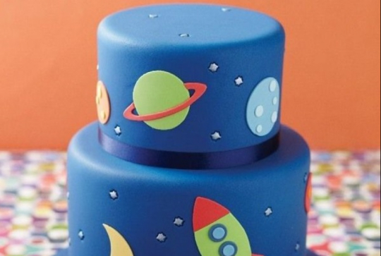 Organisez un anniversaire  astronaute à votre enfant - Gâteau fusée
