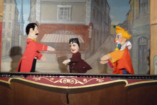 Les marionnettes de la Maison de Guignol en action